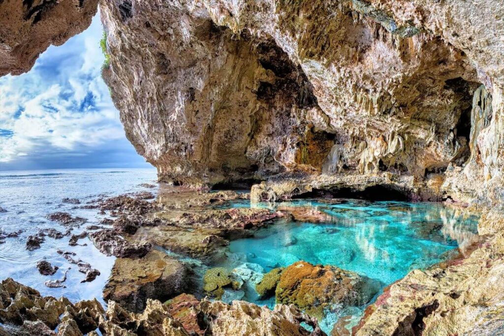 Niue island avaiki cave